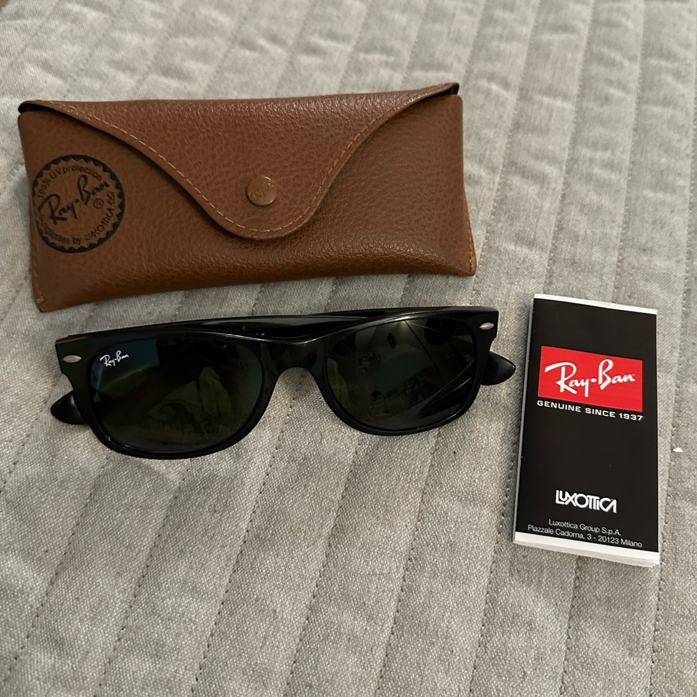 Ray Ban Wayfarer sunglasses